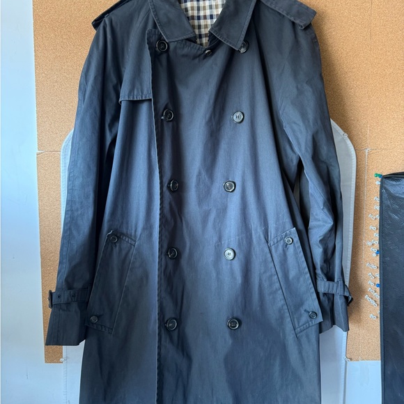 Aquascutum Men's Classic Double-Breasted navy Trench Coat